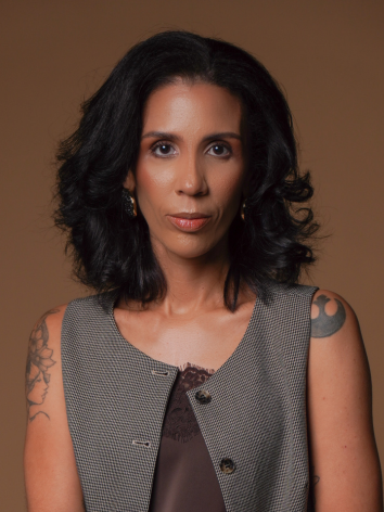 Dra. Camila Assis, Biomédica Tricologista